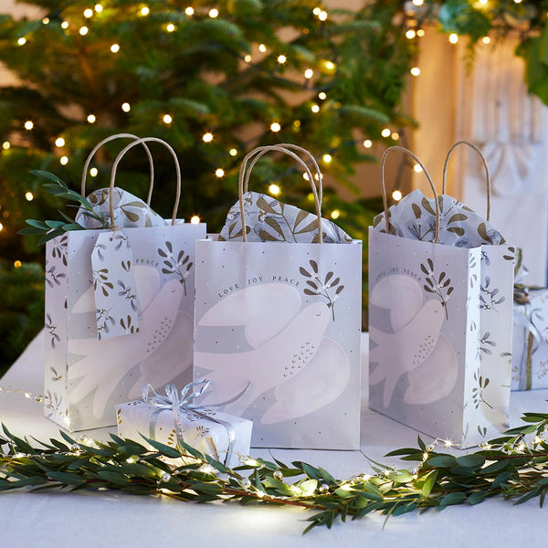 Mistletoe White Christmas Paper Gift Bag - 8 Pack – Talking Tables UK Trade