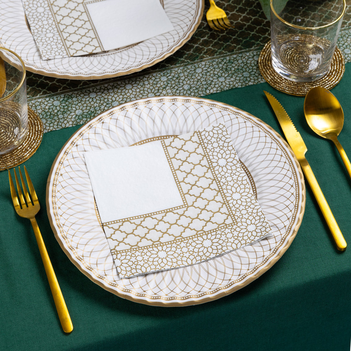 Party Porcelain Gold & White Paper Napkins - 20 Pack