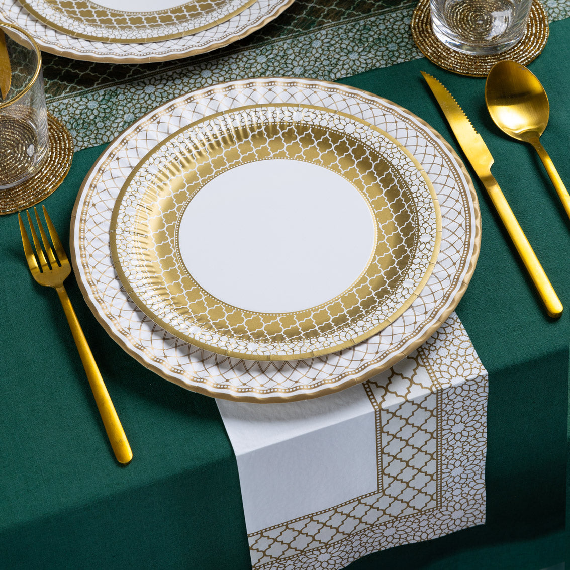 Party Porcelain Gold & White Paper Napkins - 20 Pack