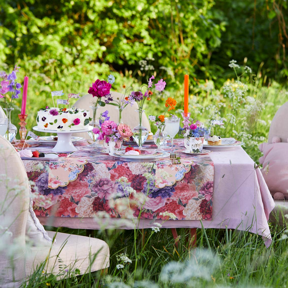 Truly Scrumptious, Paper Table Cover