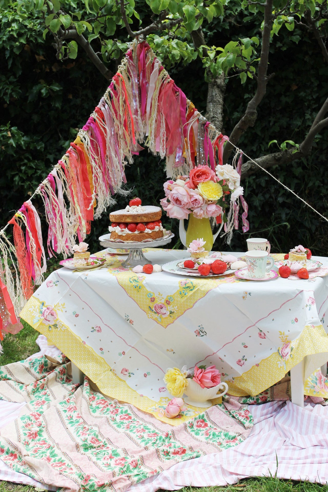 Truly Scrumptious Table Cover