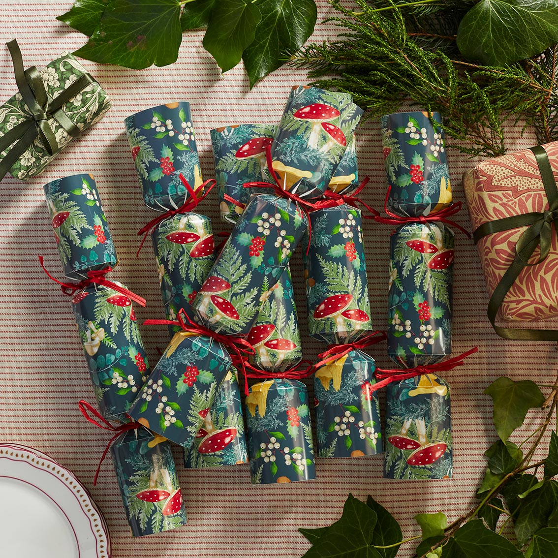 Midnight Forest Luxury Christmas Crackers - 6 Pack